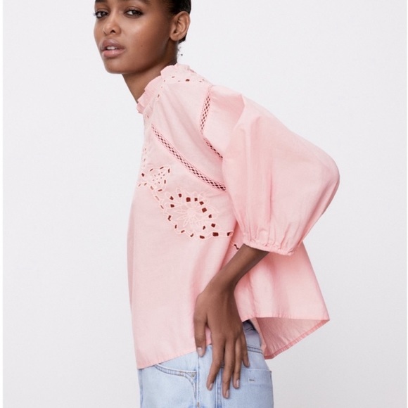 ZARA Gorgeous & Delicately Embroidered Eyelet Blouse that is beautiful🔥🔥🔥 - Picture 4 of 7